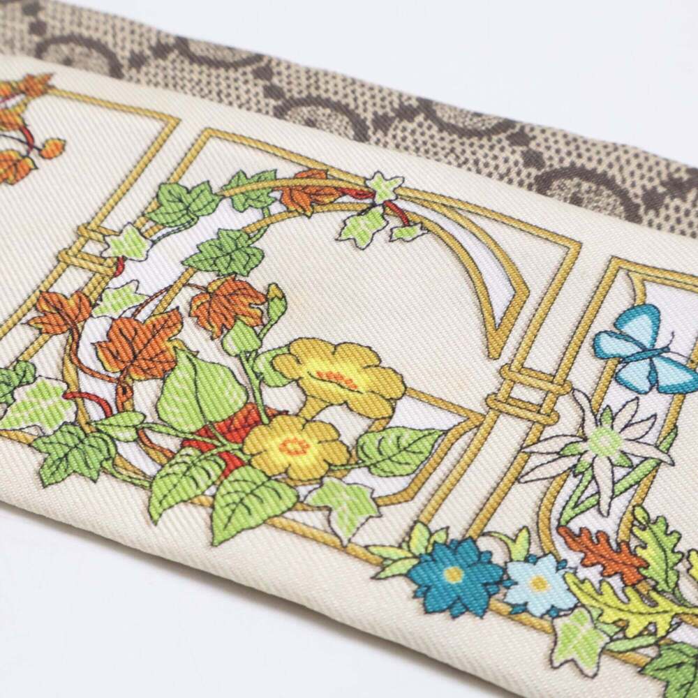 GUCCI GG Flora Silk Scarf/Muffler, Beige/Ivory, Women's - Picture 6 of 6